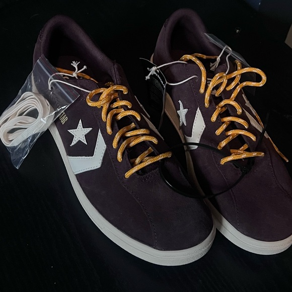 Brand new Converse Suede Low Tops Purple W/ Extra Laces size 10 - Picture 2 of 7